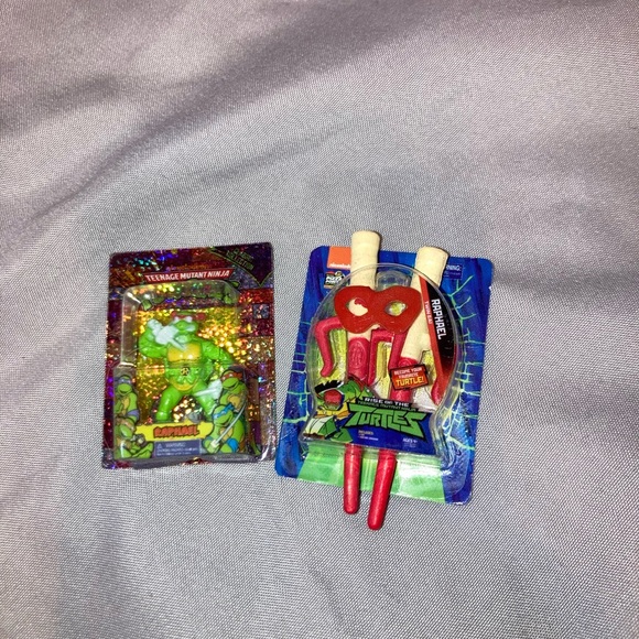 Zuru Surprise Mini Brands Toy Series Teenage Mutant Ninja Turtle Raphael LOT - Picture 1 of 2